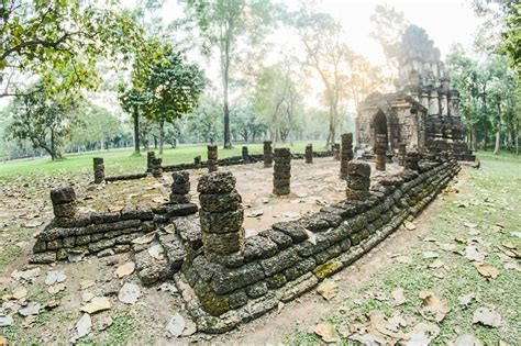 Pagoda Niebiańskiego Spokoju - cudowny symbol duchowości i niezapomnianej panoramy!