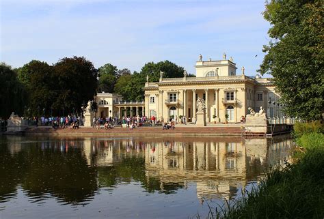 Pałac Renmin w Yiyang - Zabytek architektury z fascynującą historią i urokliwymi ogrodami!